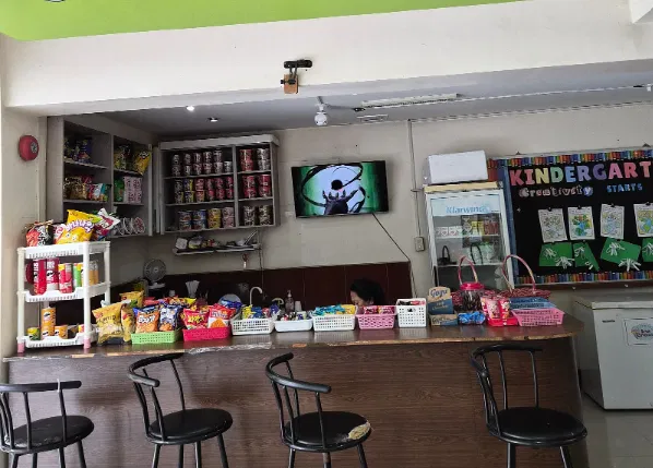 Kantin kecil di area HANA Academy